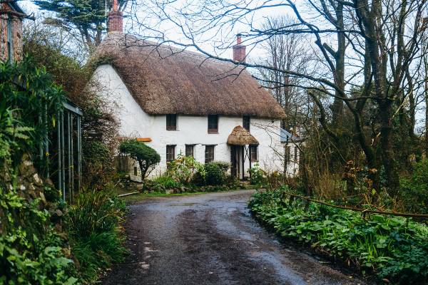 picturesque country cottage 